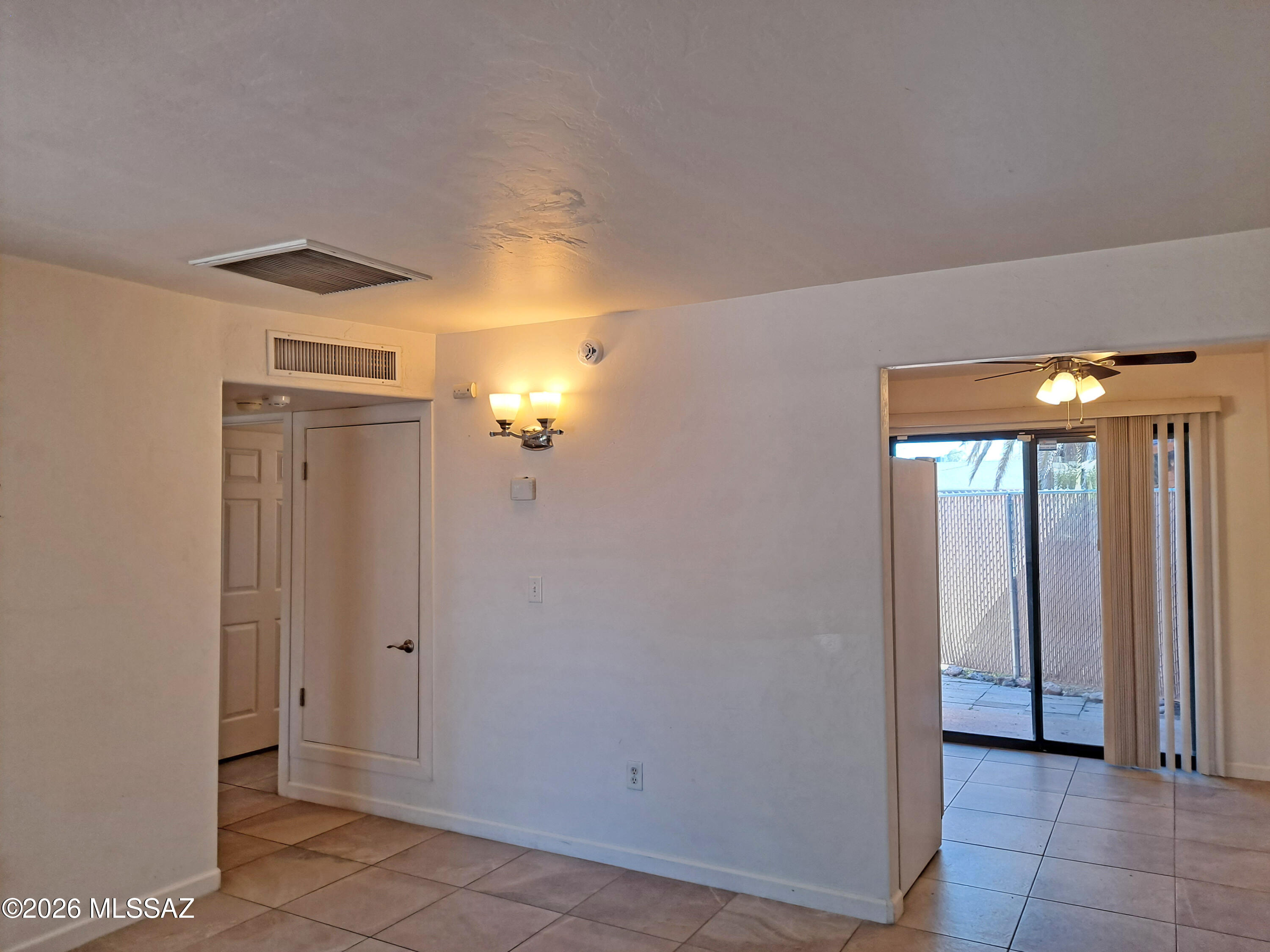 350 North Silverbell Road, Unit 40 Tucson, AZ 85745 - Photo 8 of 26 Living Room (2)