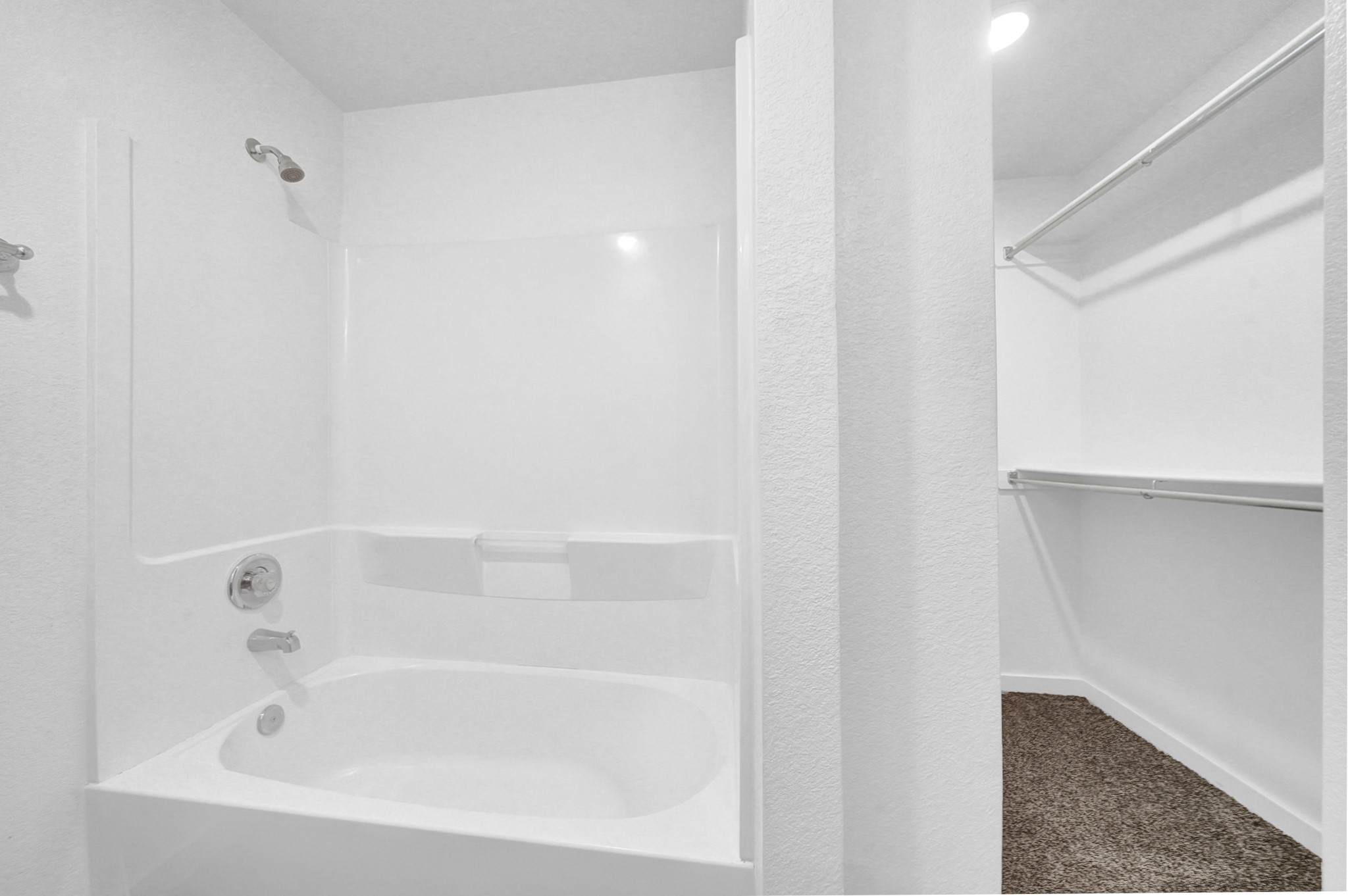 21155 Gosling Road, Unit 24B Spring, TX 77388 - Photo 15 of 23 a bathroom with a bathtub