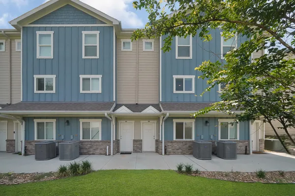 $1,950 | 21155 Gosling Road, Unit 24B, Spring, TX 77388