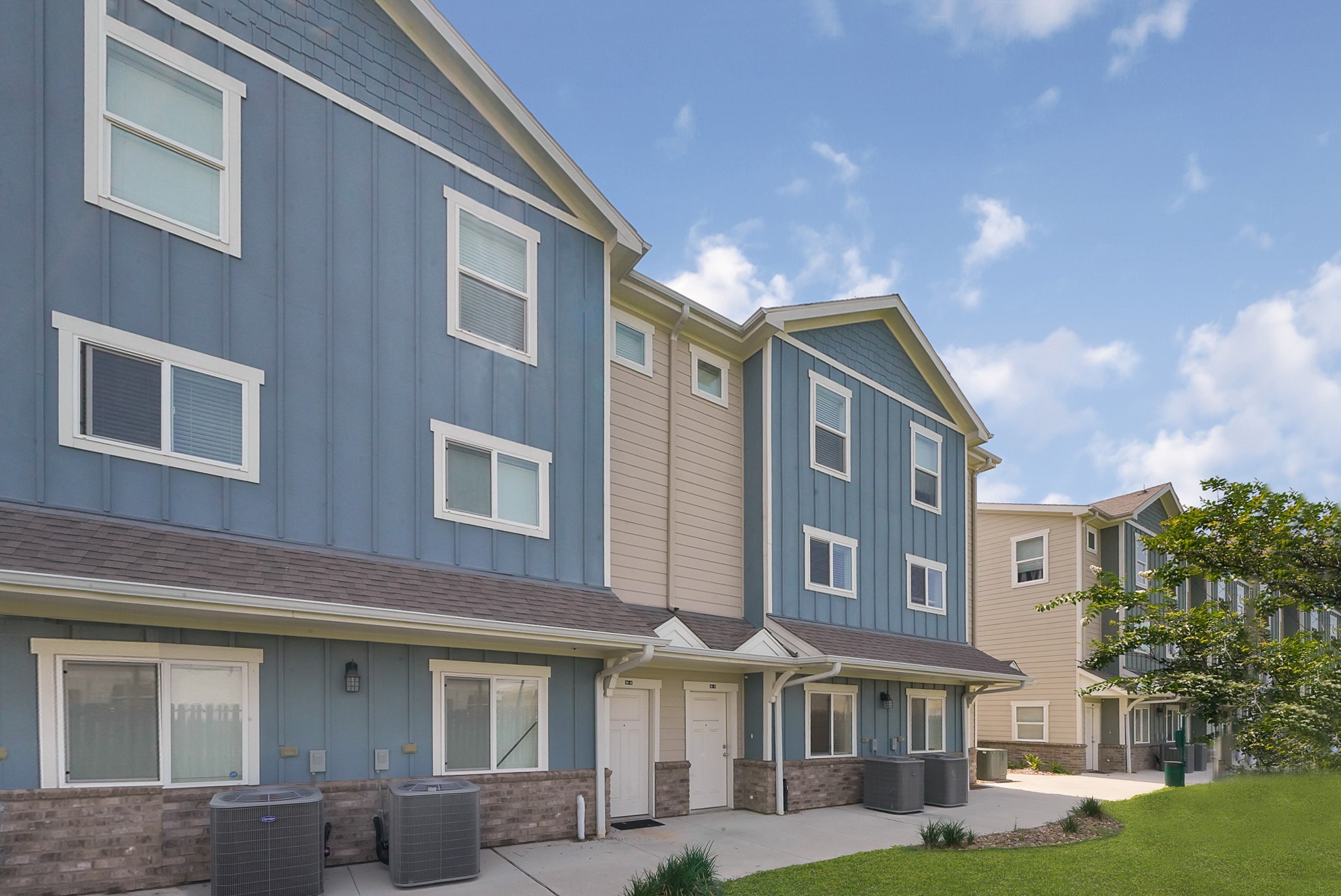 21155 Gosling Road, Unit 24B Spring, TX 77388 - Photo 4 of 23 a front view of a building with garden
