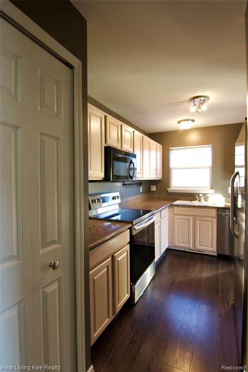 1908 Flagstone Circle, Unit 79 Rochester, MI 48307 - Photo 13 of 22