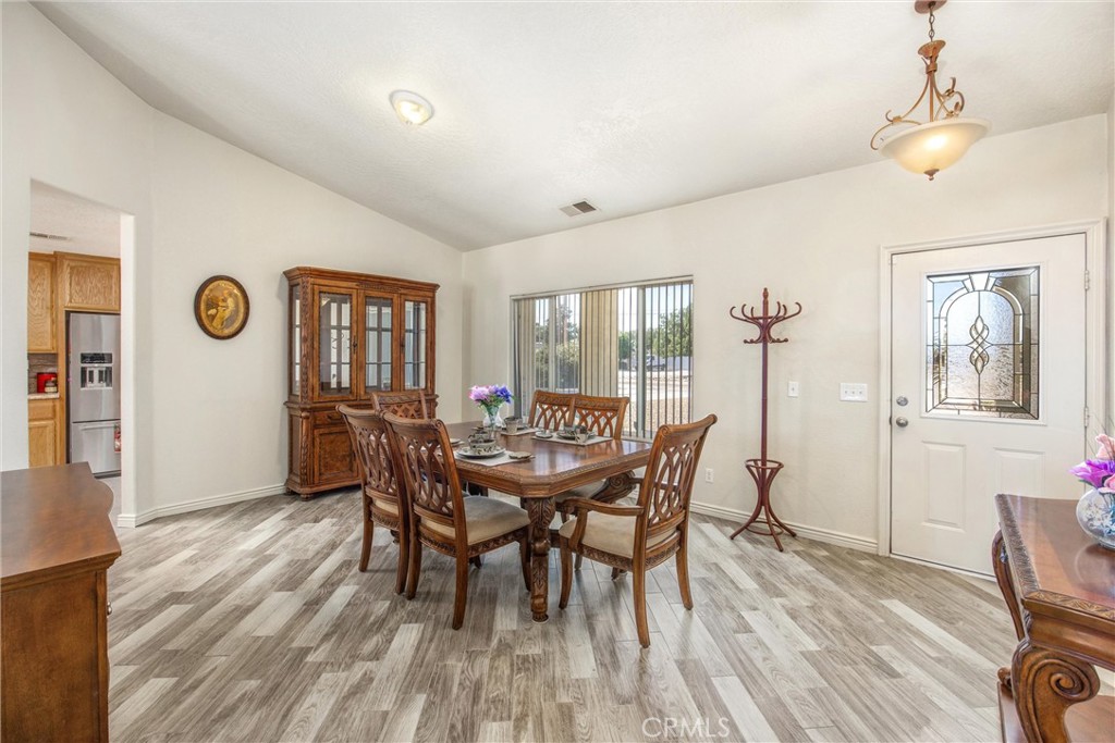 16403 El Centro Road Hesperia, CA 92345 - Photo 11 of 51