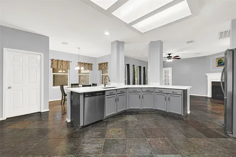 $378,000 | 12902 Chalfield Circle, Houston, TX 77044