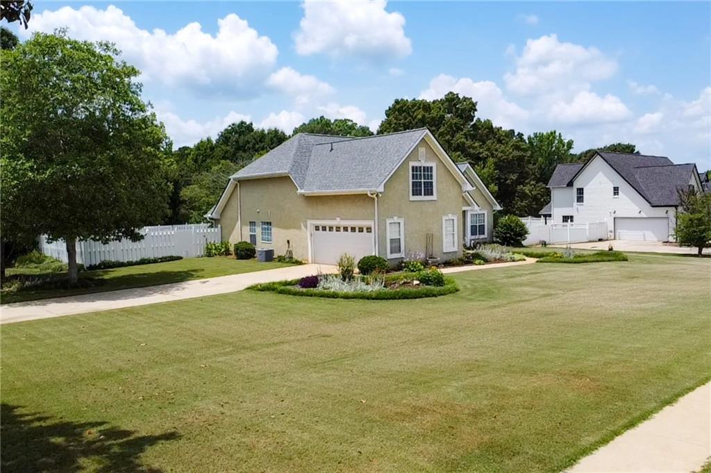 200 Chatfield Way Locust Grove, GA 30248 - Photo 3 of 27