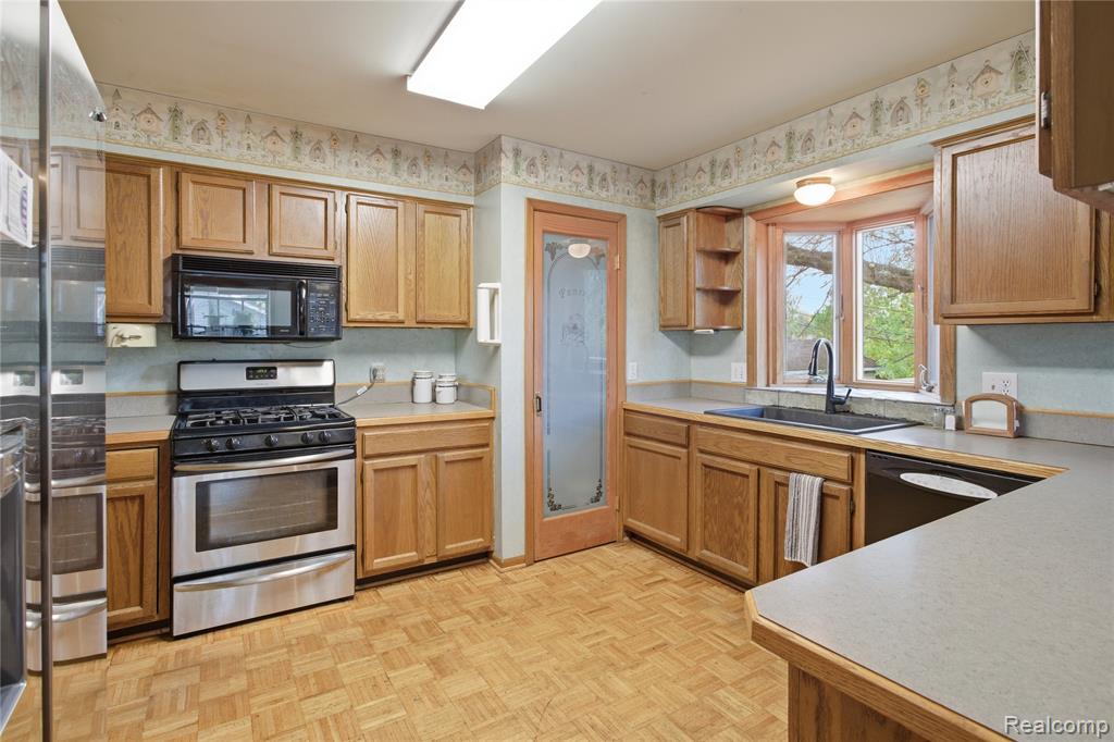 3931 Mildred Avenue Rochester Hills, MI 48309 - Photo 11 of 39