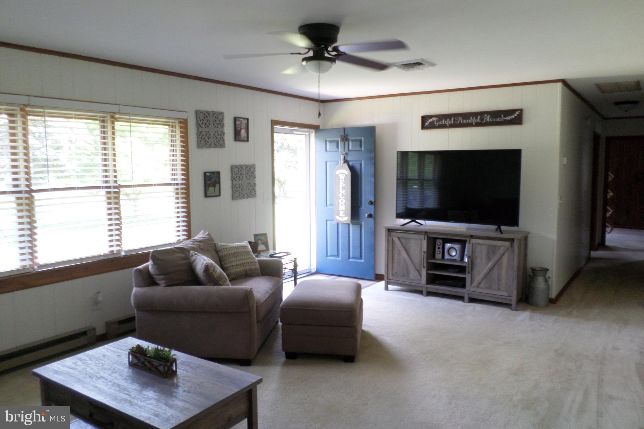 5418 Cannon Road Cambridge, MD 21613 - Photo 17 of 25 Living Room