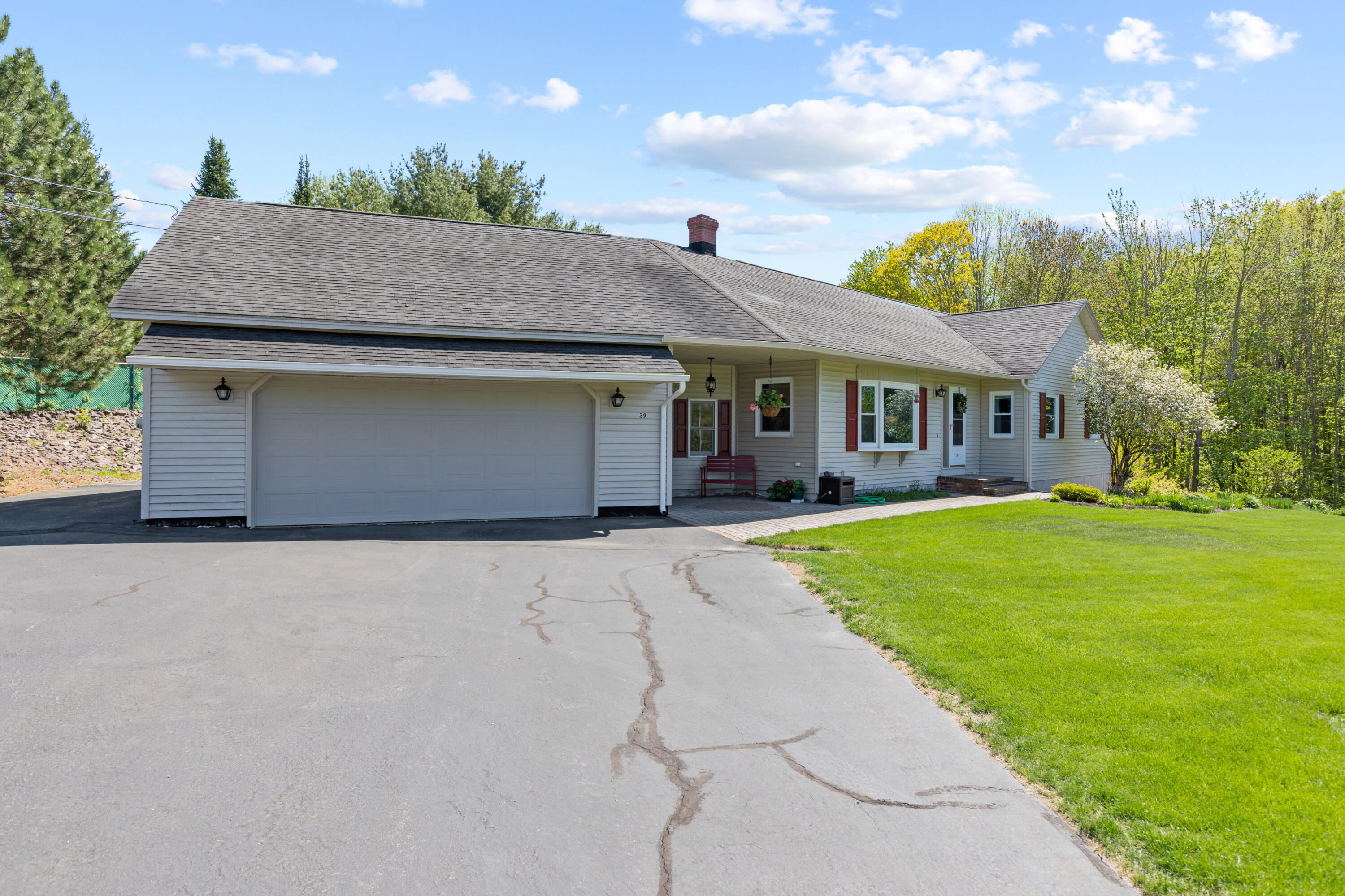 39 Oak Ridge Drive Standish, ME 04084 - Photo 40 of 62 39 Oakridge Drive Standish_037