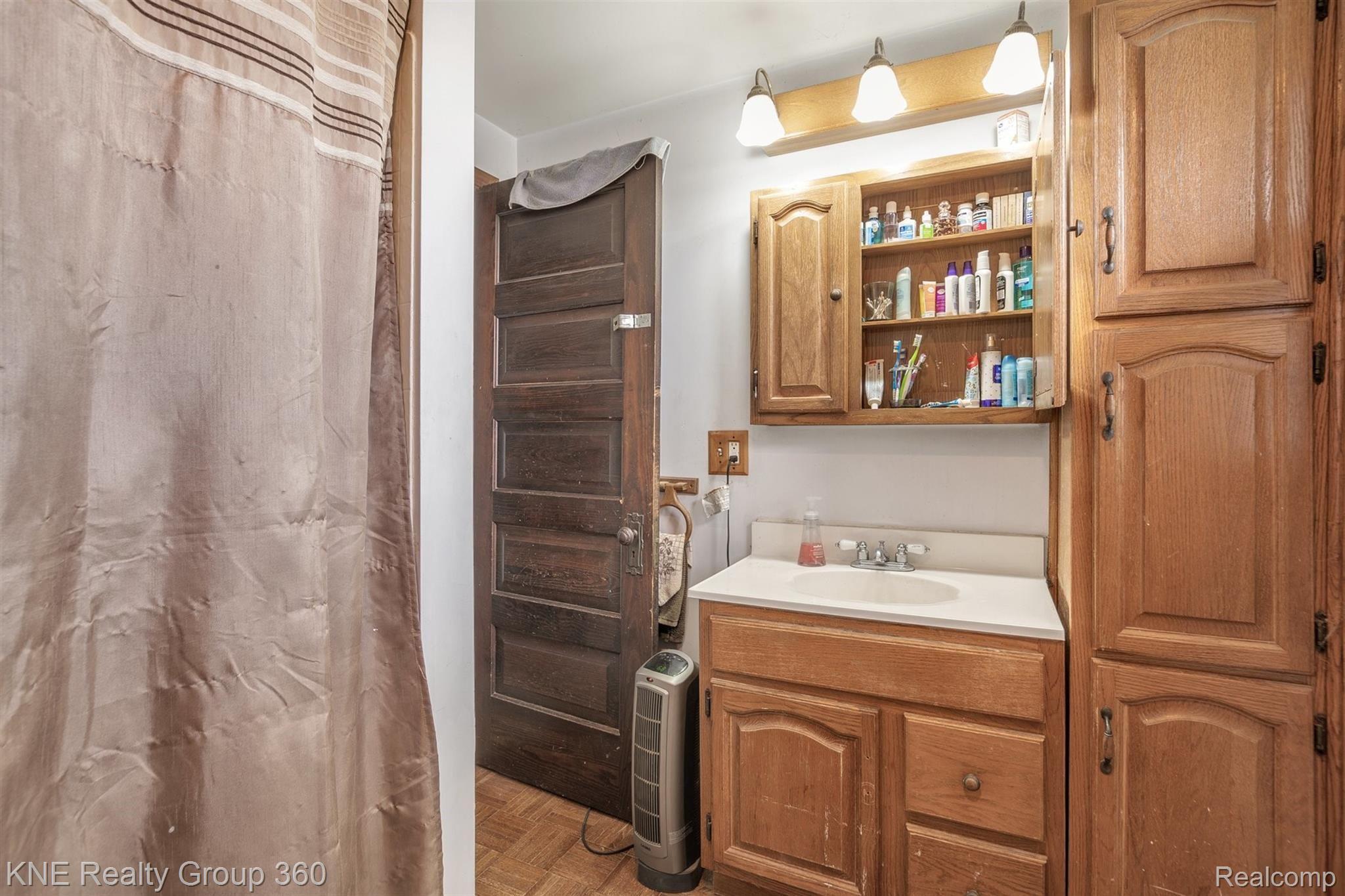 58666 East Eight Mile Road South Lyon, MI 48178 - Photo 27 of 35 31-58666 Eight Mile Rd-Windowstill-Real-Estate-Photography-31.jpg