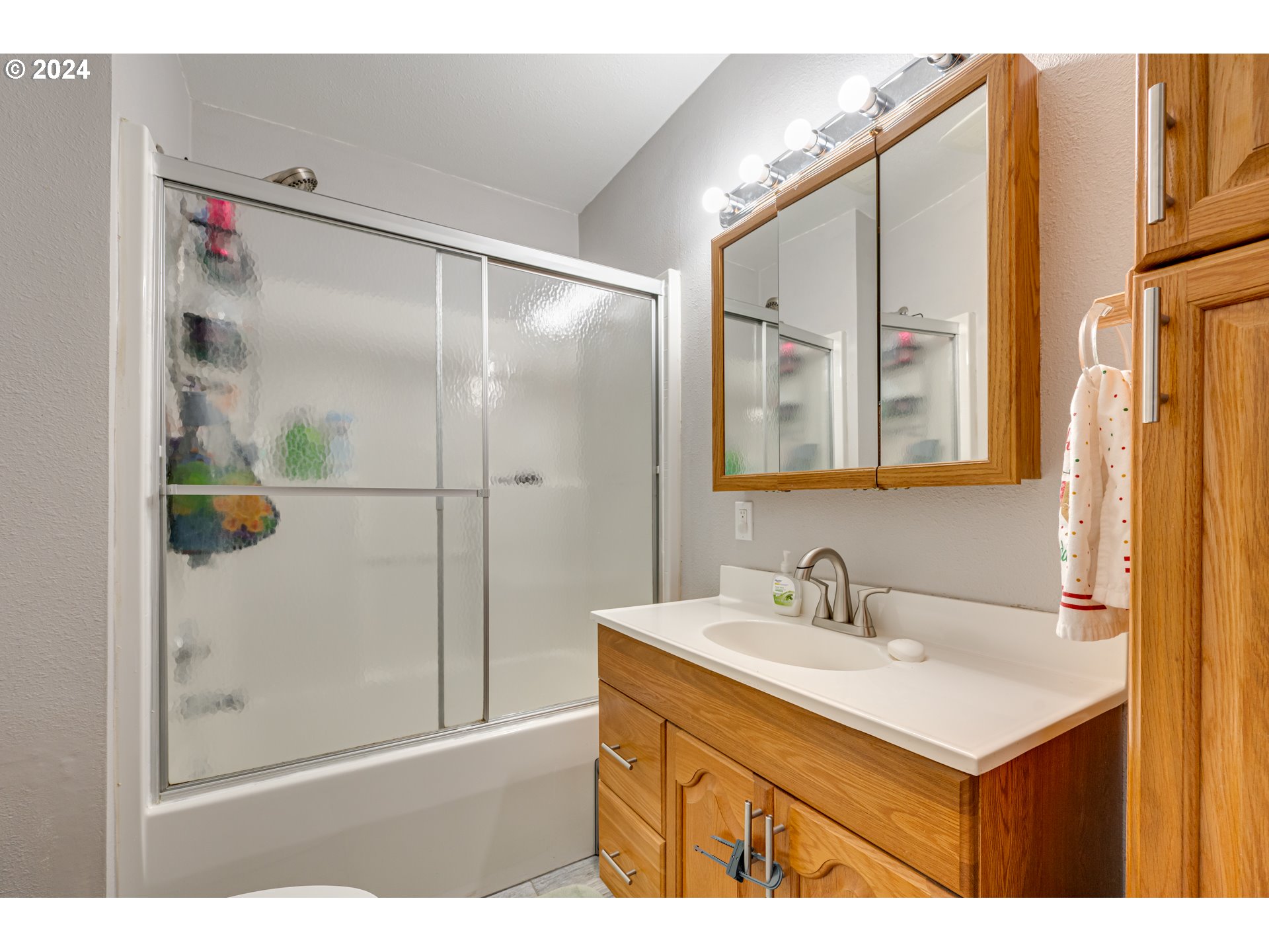 294 Military Road Kalama, WA 98625 - Photo 16 of 31 Bathroom