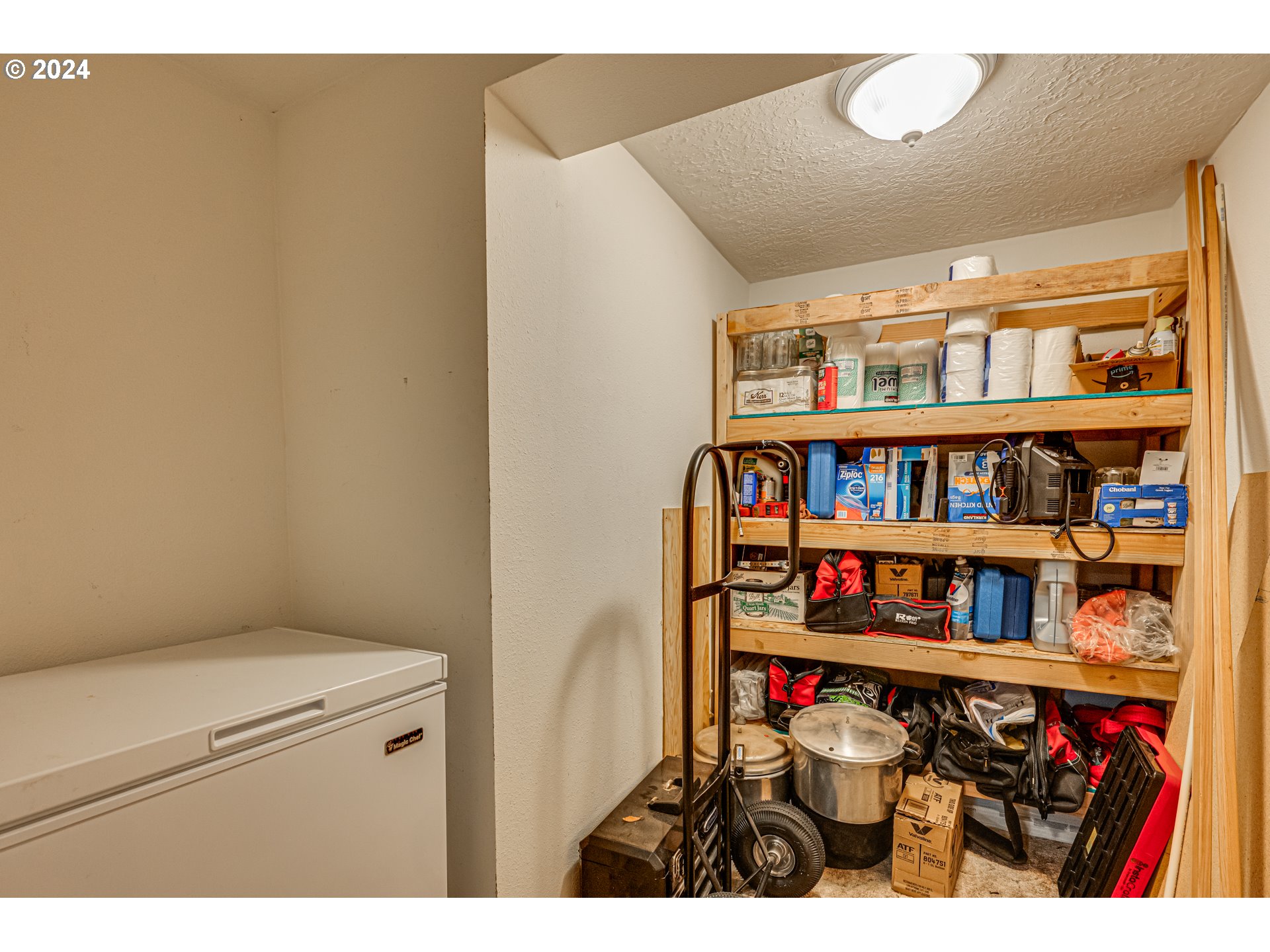 294 Military Road Kalama, WA 98625 - Photo 22 of 31 Storage