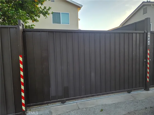 $4,000 | 8644 North Corbin Avenue, Northridge, CA 91324