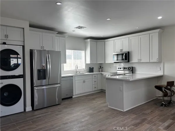 $4,000 | 8644 North Corbin Avenue, Northridge, CA 91324