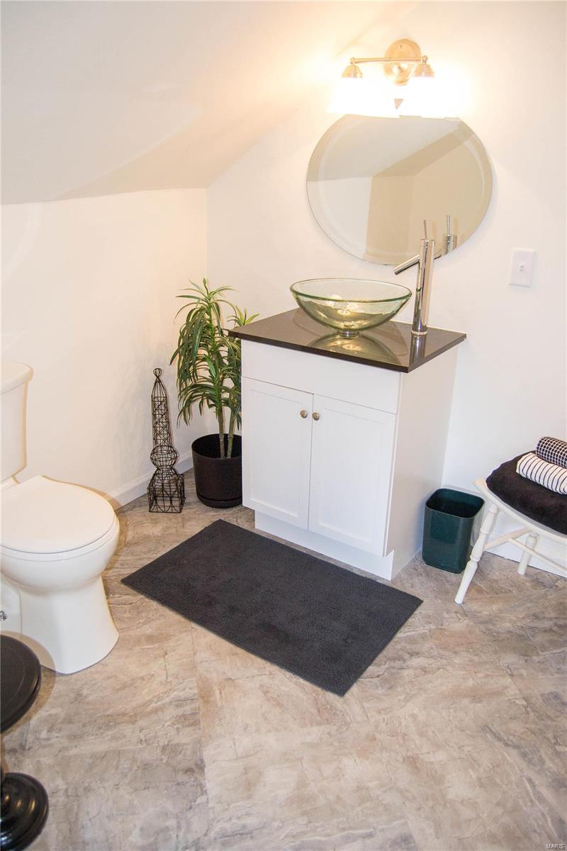 5829 Old Alton Road Granite City, IL 62040 - Photo 11 of 28 Gallery Image 11