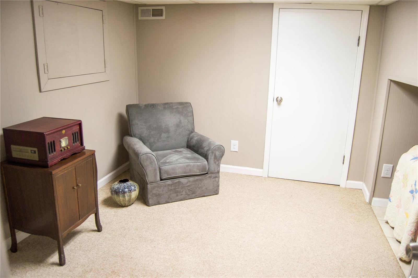 5829 Old Alton Road Granite City, IL 62040 - Photo 16 of 28 Gallery Image 16
