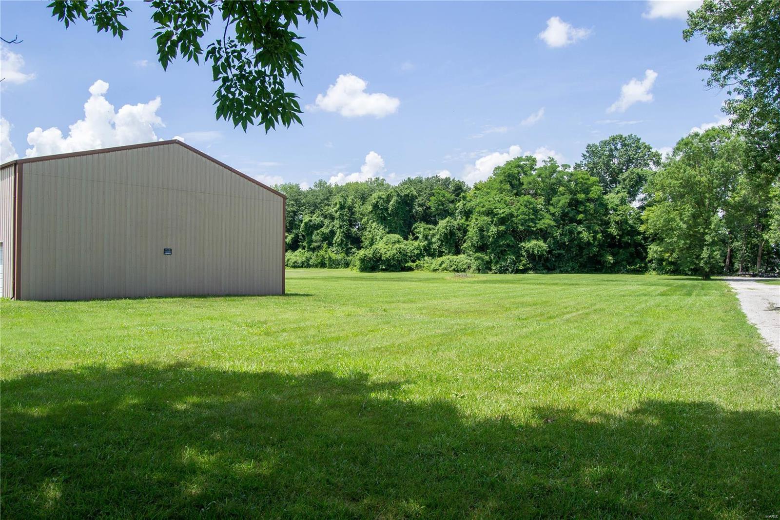 5829 Old Alton Road Granite City, IL 62040 - Photo 24 of 28 Gallery Image 24