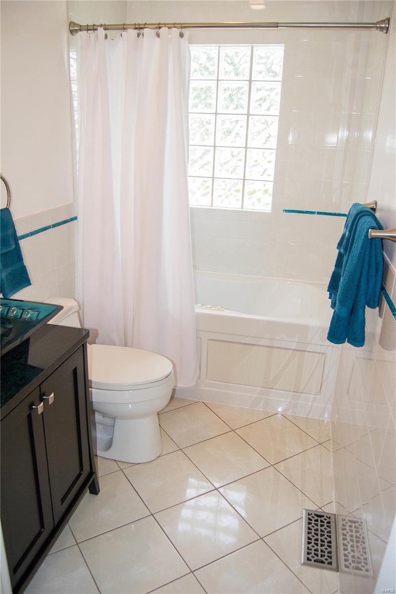 5829 Old Alton Road Granite City, IL 62040 - Photo 8 of 28 Gallery Image 8