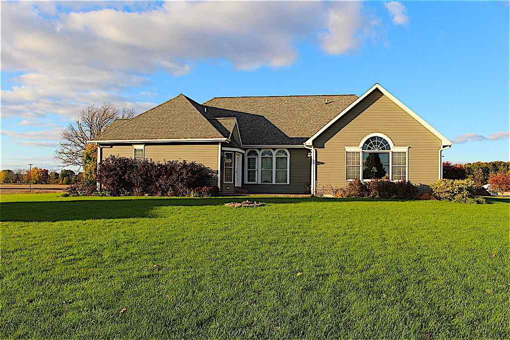 8290 East Millbrook Road Shepherd, MI 48883 - Photo 3 of 37 1824736-2.JPG