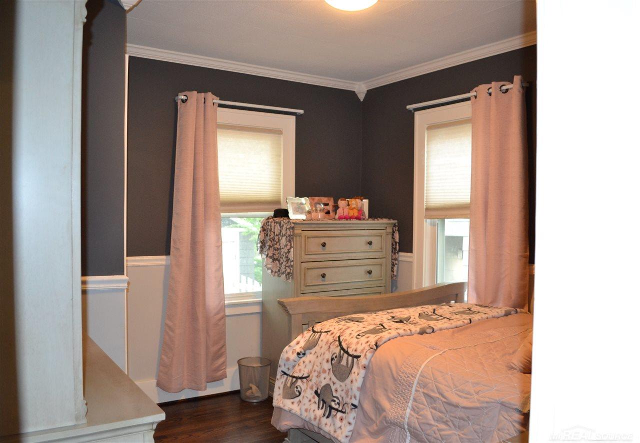 29 Devonshire Road Pleasant Ridge, MI 48069 - Photo 17 of 32 Bedroom 2