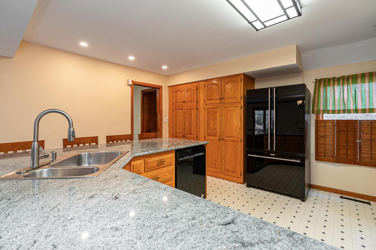 2716 Welsford Road Columbus, OH 43221 - Photo 19 of 46 Kitchen