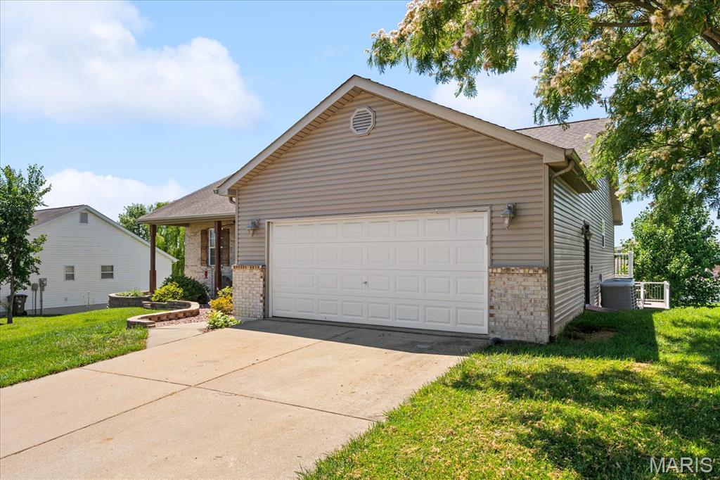 810 Victorian Avenue Waterloo, IL 62298 - Photo 34 of 44
