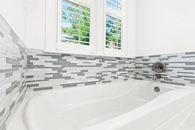 a close view of sink and tap