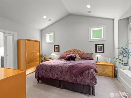 $1,195,000 | 1727 Nile Avenue Northeast, Renton, WA 98059