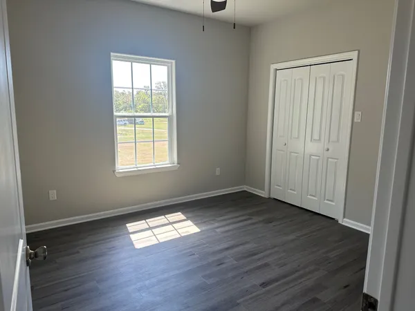 $1,650 | 3701 County Road 611, Angleton, TX 77515