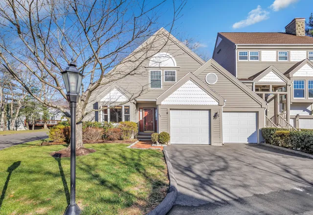 $549,000 | 45 Greystone, Unit 45, Shelton, CT 06484