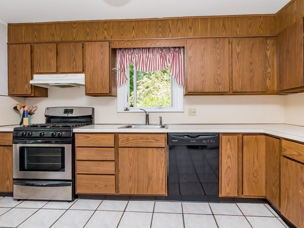 46 Clearwater Road Brookline, MA 02467 - Photo 12 of 31
