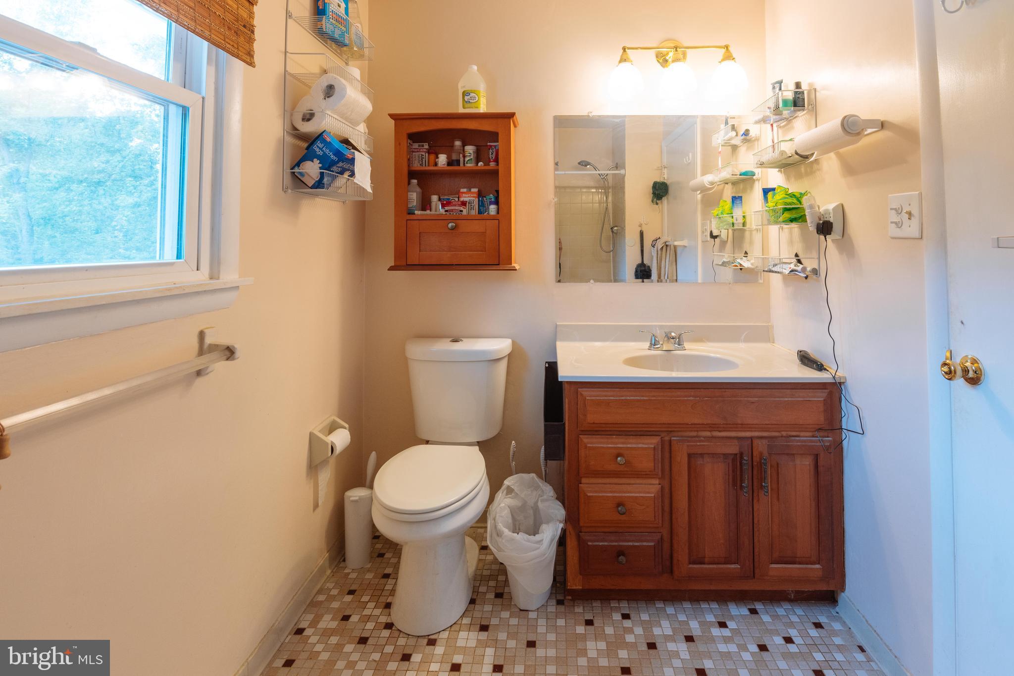 525 Church Road Reisterstown, MD 21136 - Photo 33 of 50 Hall Bath