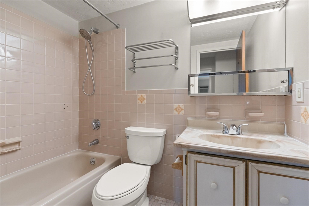 190 High Street, Unit 509 Medford, MA 02155 - Photo 18 of 25
