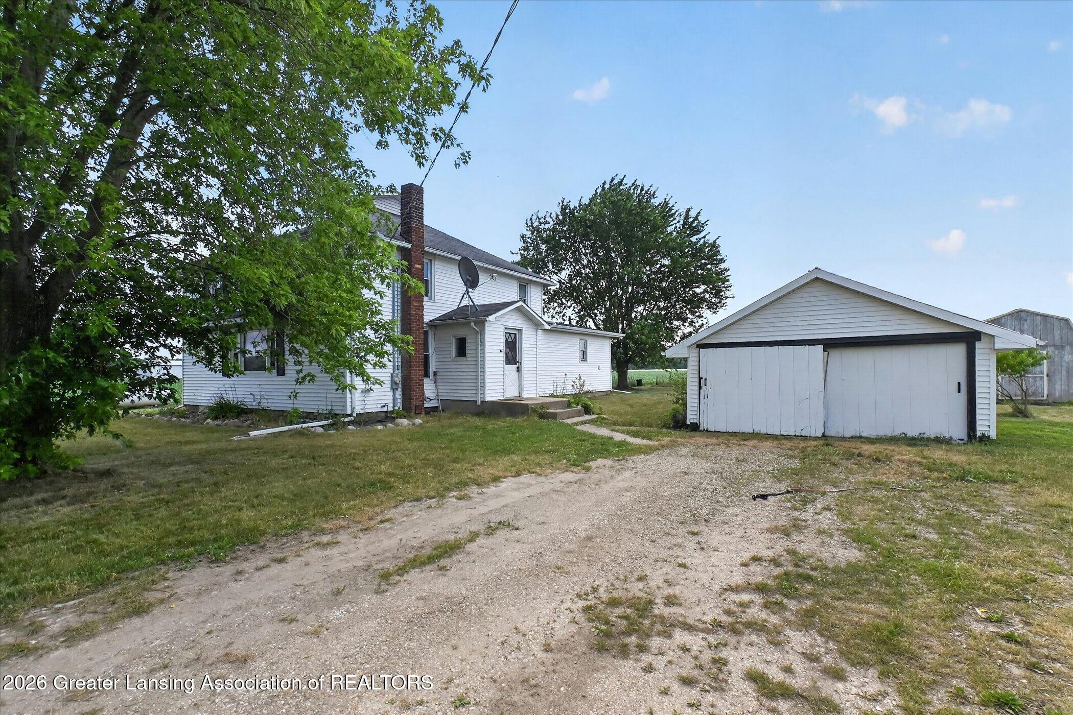 6292 East Gratiot Road Elsie, MI 48831 - Photo 44 of 46 03-6292-E-Gratiot-Rd-Bannister-WindowSti