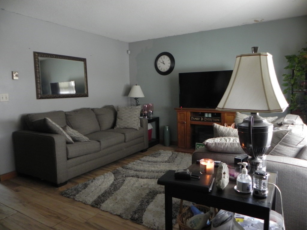 48-50 Ferris Street Springfield, MA 01151 - Photo 2 of 5