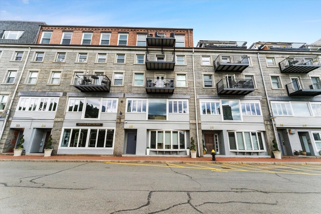 36 Commercial Wharf, Unit 2 Boston, MA 02110 - Photo 28 of 35