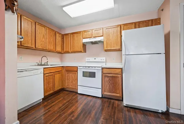 $365,000 | 260 Beach 81st Street, Unit 3A | Hammels
