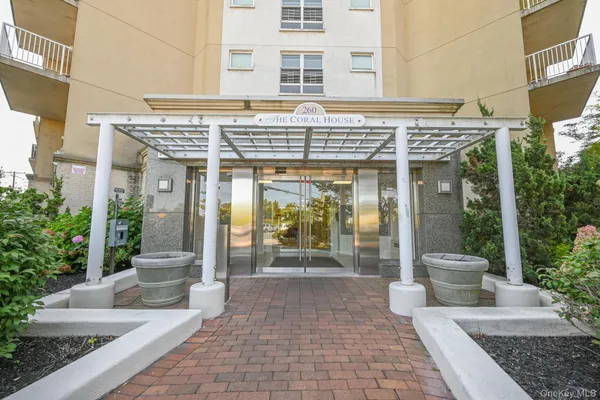 $365,000 | 260 Beach 81st Street, Unit 3A | Hammels