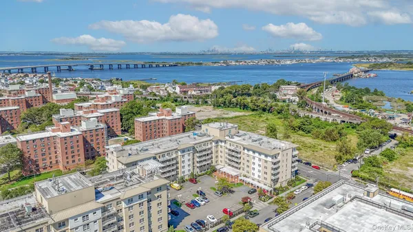 $365,000 | 260 Beach 81st Street, Unit 3A | Hammels
