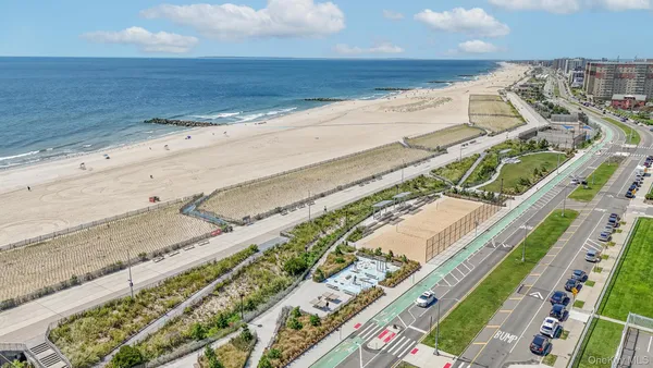 $365,000 | 260 Beach 81st Street, Unit 3A | Hammels