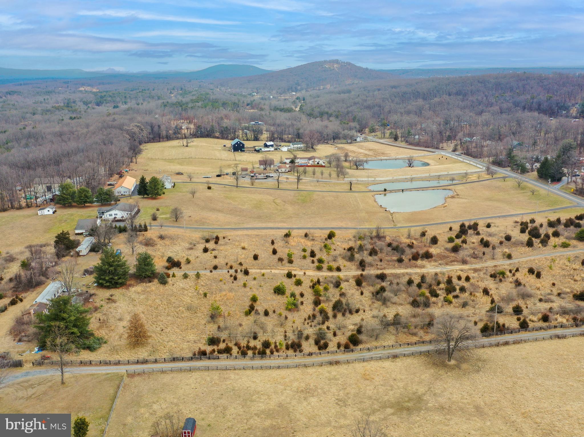 371 Cedar Grove Road Winchester, VA 22603 - Photo 2 of 27 Gallery Image 2