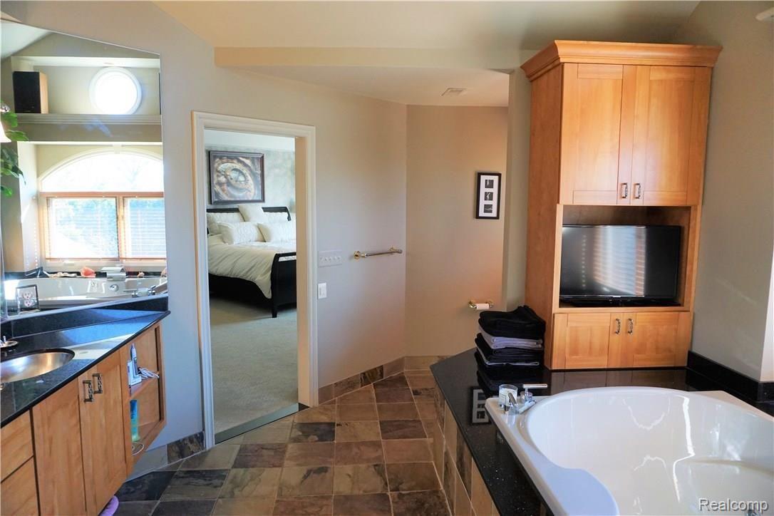 521 Hampton Road Grosse Pointe, MI 48236 - Photo 41 of 48 41 (2).JPG