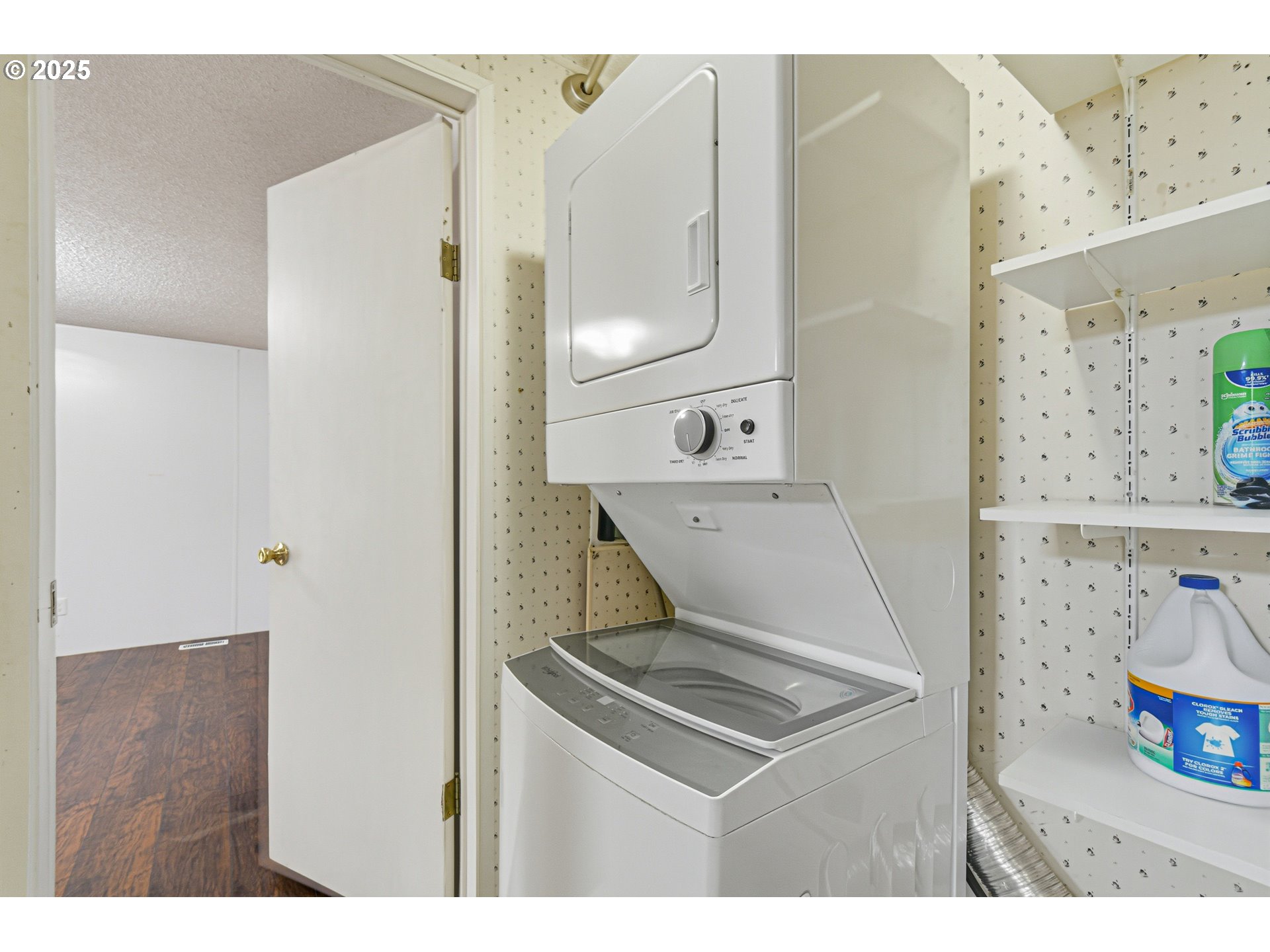 19818 Northwest 14th Avenue Ridgefield, WA 98642 - Photo 13 of 24 Laundry