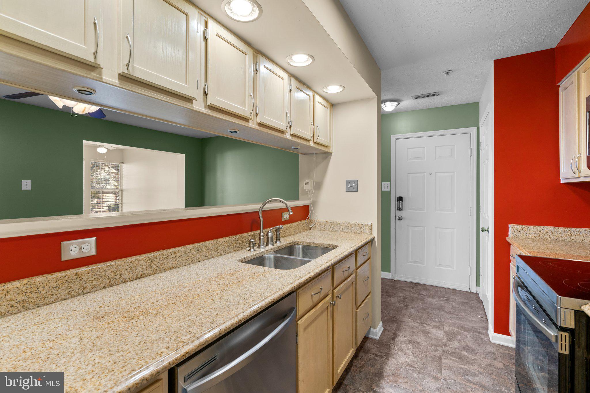 7641 Gladstone Road, Unit 57641 Windsor Mill, MD 21244 - Photo 12 of 26 Great counterspace