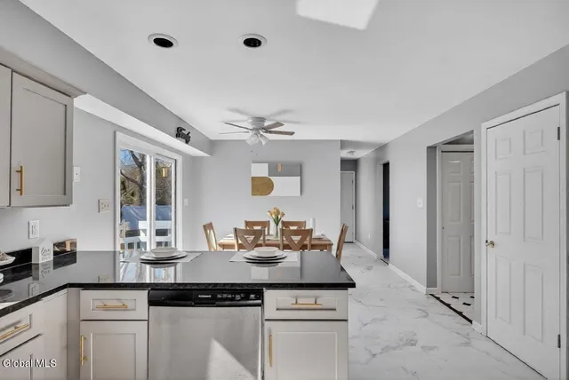 $499,900 | 217 Long Meadow Lane, Rotterdam, NY 12306