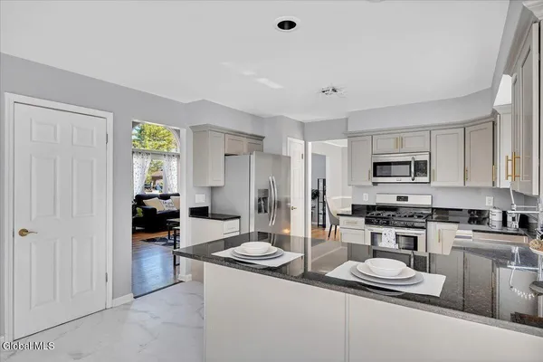 $505,000 | 217 Long Meadow Lane, Rotterdam, NY 12306