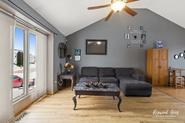 $295,000 | 913 Laurel Drive, Elwood, IL 60421