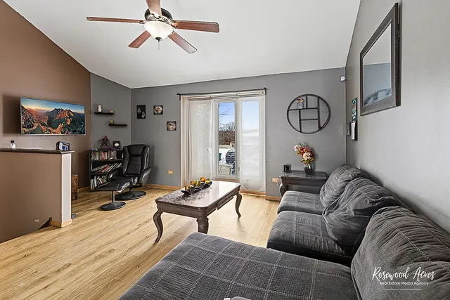 $295,000 | 913 Laurel Drive, Elwood, IL 60421