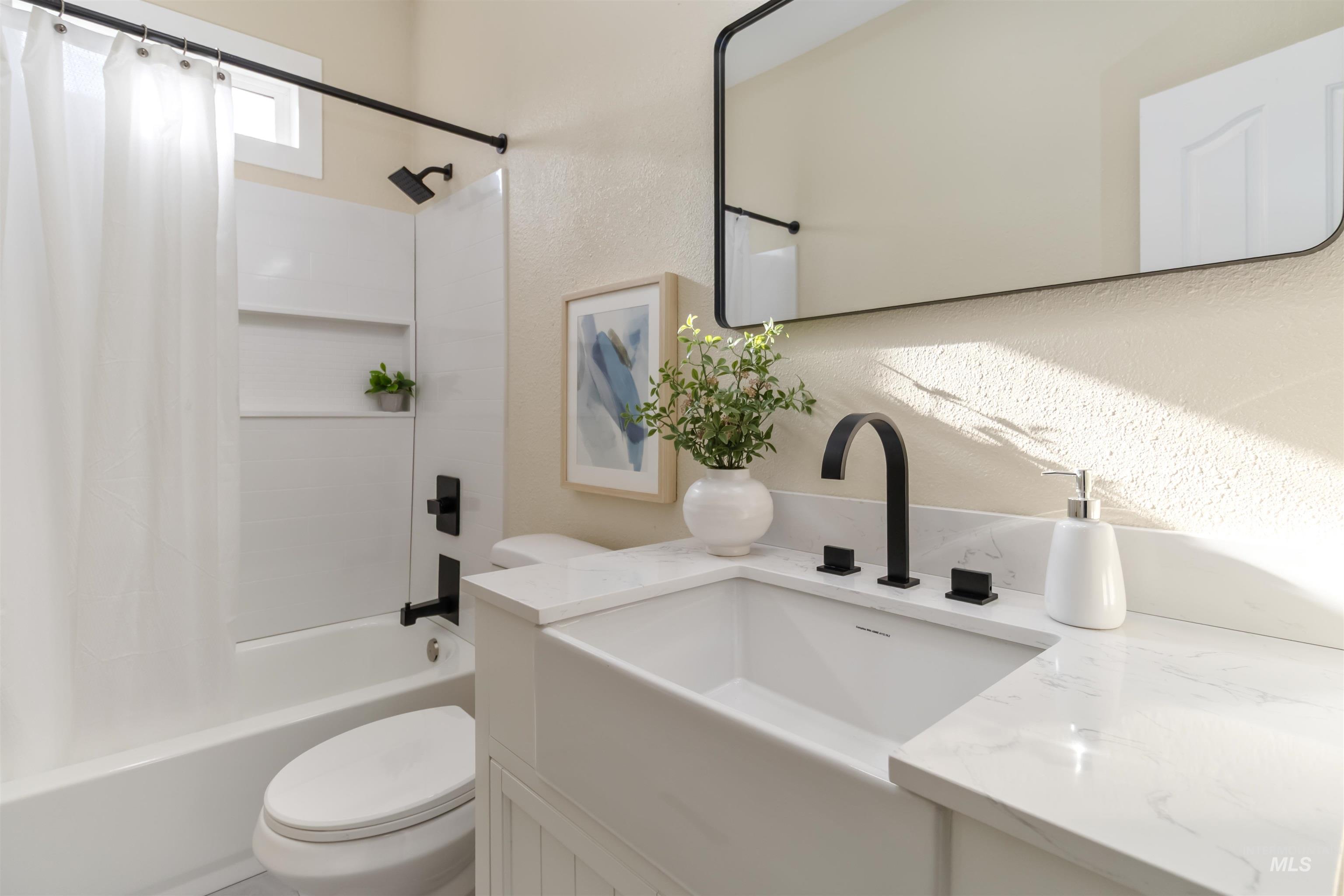 3201 Raintree Drive Nampa, ID 83686 - Photo 30 of 50 Full bathroom with vanity and shower / bath combo