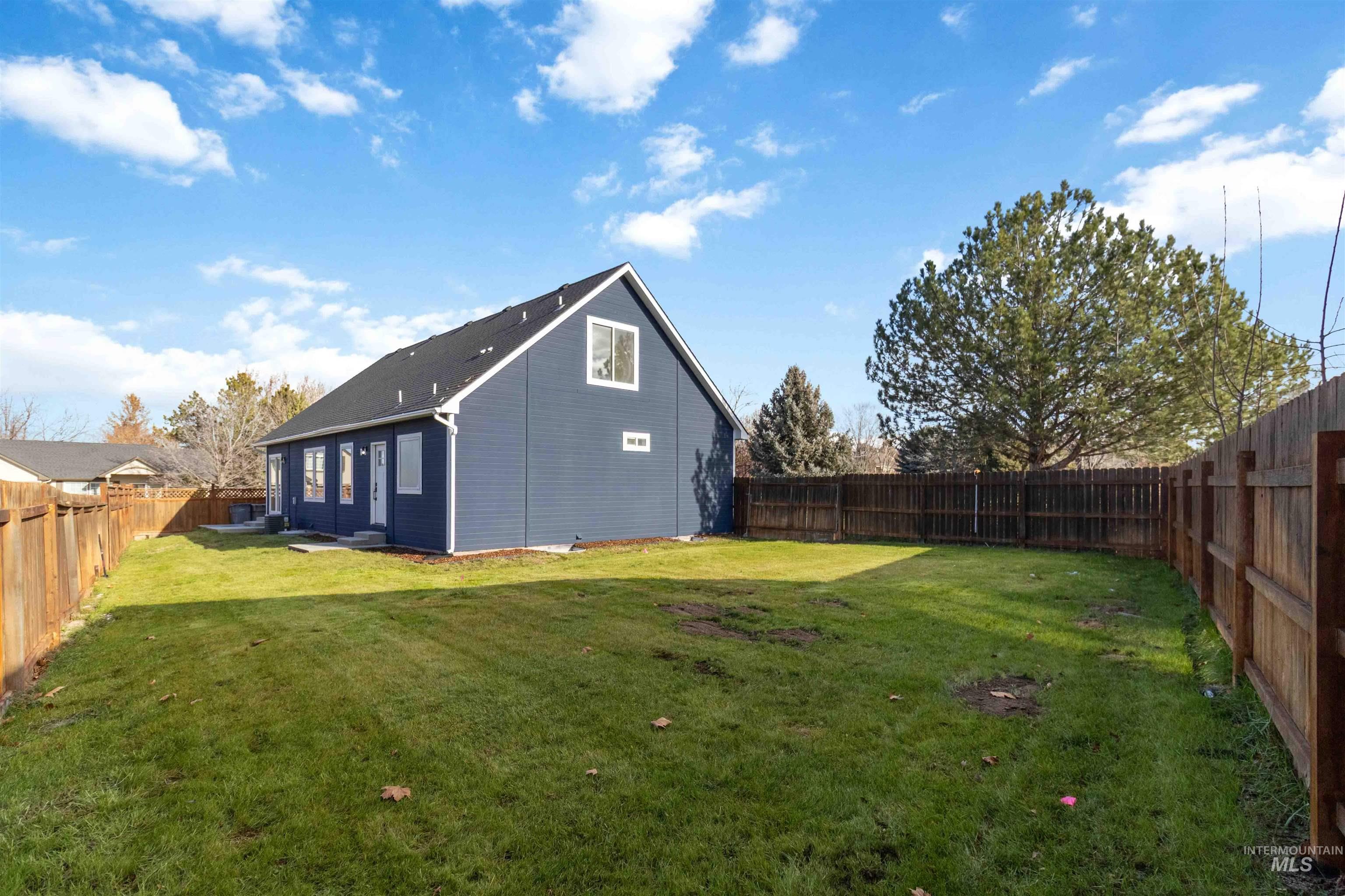 3201 Raintree Drive Nampa, ID 83686 - Photo 43 of 50 View of fenced backyard