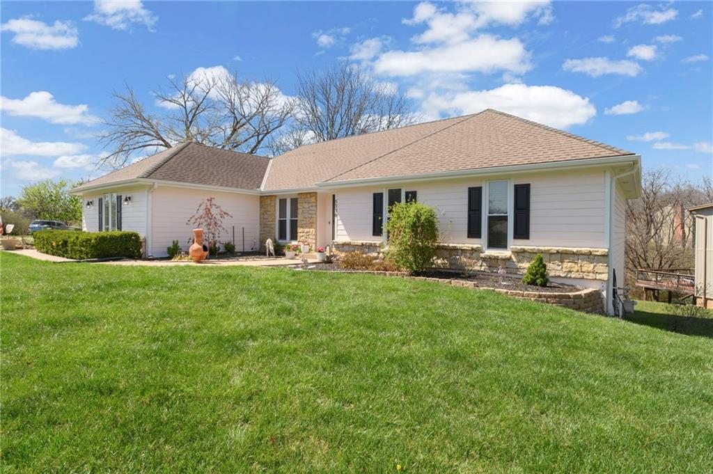 5730 Noland Road Shawnee, KS 66216 - Photo 3 of 50