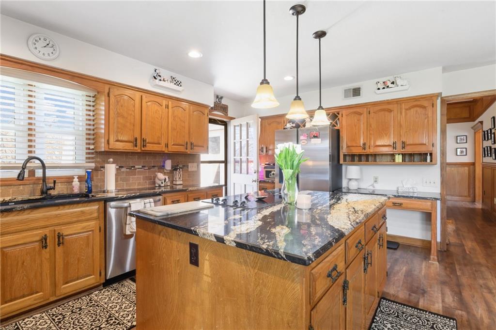 5730 Noland Road Shawnee, KS 66216 - Photo 10 of 50